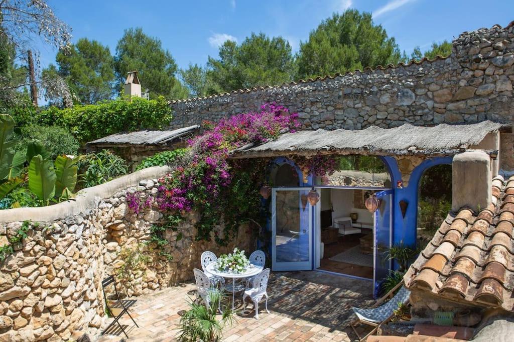 Sitges Hill Retreats-Masia Nur 22 Bedrooms Divided Over 9 Houses For Max 44 Guests 卡涅利亚斯 外观 照片
